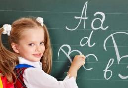 De astăzi încep înscrierile copiilor la şcoală. Cum se completează cererea pentru înscrierea la clasa pregătitoare