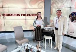 Tată și fiică: un singur vis. Lorena și Marcel Dupu invitați la emisiunea „Medalion Folcloric”, TVR Iași - FOTO