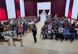 IA ATITUDINE! SPUNE STOP VIOLENȚEI! Activitate desfășurată în municipiul Dorohoi și orașul Darabani