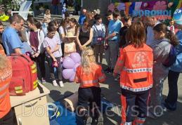 Copiii dorohoieni... pe urmele salvatorilor - FOTO