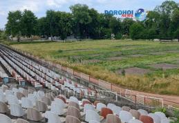Corturile instalate pe Stadionul „1 Mai” din Dorohoi pentru refugiații din Ucraina au fost scoase – FOTO