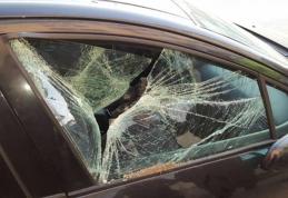 Tânăr reținut pentru că ar fi distrus 16 autoturisme parcate în Botoșani