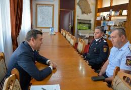 Prefectul Sorin Cornilă: „Am discutat despre posibilitățile de îmbunătățire a dotărilor ISU Botoșani”