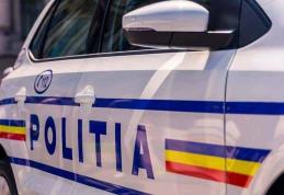 S-a ales cu dosar penal după ce a fost prins conducând o mașină cu numere false