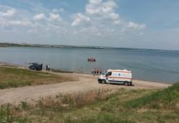 Bărbat de 40 ani, dispărut în Lacul de acumulare Stânca-Costeşti. Pompierii îl caută cu bărcile - FOTO