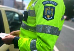 L-a dat de gol comportamentul suspect. Depistat la volan, fără a deține permis de conducere