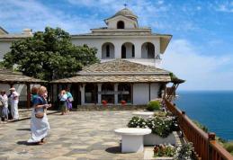 Turiști români furați în parcarea mănăstirii Mihail și Gavriil din Thassos