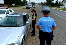 Sancțiuni de peste 90.000 de lei aplicate de polițiști și 16 permise de conducere reținute, dintre care 2 pentru consum de băuturi alcoolice 