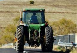 Tânăr din Avrămeni prins în trafic în timp ce conducea un tractor fără permis de conducere