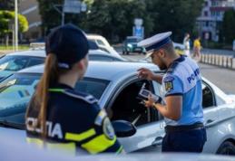 Aproximativ 60 de permise de conducere reținute de polițiști în weekend