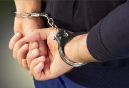Bărbat de 71 de ani reținut după ce a întreținut relații intime cu o minoră