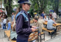 Polițiștii botoșăneni au fost prezenți în rândul cetățenilor în cadrul unei activități de informare - FOTO