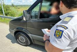 Conducea un ansamblu rutier, deși nu deținea permis de conducere valabil pentru aceasta