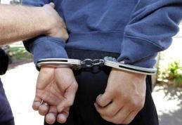Tânăr arestat preventiv după ce a încălcat ordinul de protecție pentru violență și furt