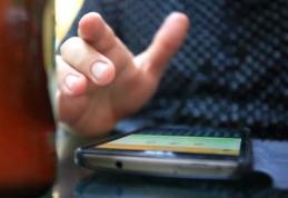 Reținut după ce a profitat de neatenția victimei căreia i-a sustras telefonul