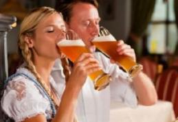 Cum îți afectează berea smalțul dinților