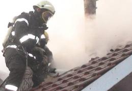 Casa unei familii din Baisa a fost în pericol din cauza unui incendiu izbucnit în jurul coșului de fum