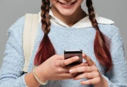 Elevii nu mai au voie cu telefonul mobil la ore. Profesorii pot să confiște smartphone-urile