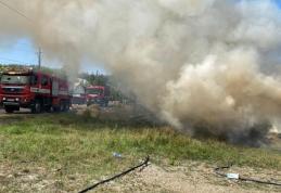 Aproximativ 20 de tone de furaje au ars într-o gospodărie din Stăuceni - FOTO