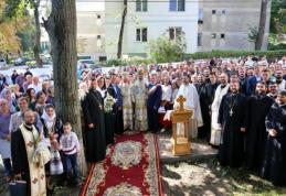 Centenar al Seminarului Dorohoi: Un preot dorohoian a fost hirotesit iconom stavrofor. Directorul Seminarului a primit „Crucea Moldavă”
