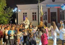 Vocea interpretului Grigore Gherman a atins sufletele publicului dorohoian la Zilele Municipiului Dorohoi 2023 - FOTO
