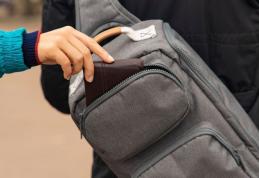 Tânăr din Botoșani reținut pentru 24 de ore după ce a furat din rucsacul unei femei