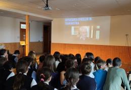 Victimele Holocaustului comemorate la Școala Cornerstone din Dorohoi - FOTO