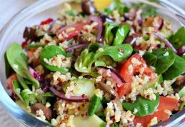 Salată de quinoa