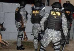 Armă găsită de polițiști, în urma unei percheziții domiciliare