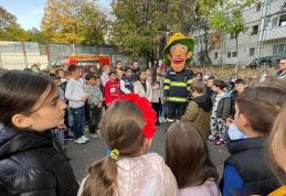 Exercițiu de evacuare la Școala Gimnazială nr. 13 din municipiul Botoșani - FOTO