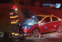 Incendiu izbucnit la un autoturism taxi pe strada Ștefan cel Mare din Dorohoi – FOTO