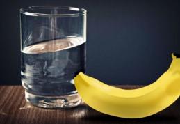 De ce ar trebui să îți începi ziua cu un pahar cu apă caldă și o banană