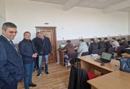 Liceul „Regina Maria” Dorohoi - Modulul II în haine noi! - FOTO