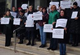 Angajații din Agenției Județene de Plăți și Inspecții Sociale se alătură grevei celor de la Casa de Pensii Botoșani