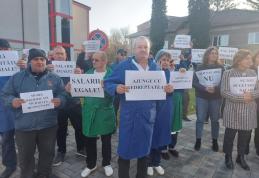 Revendicări solicitate de personalul tesa și muncitorii din cadrul Spitalului Municipal Dorohoi - FOTO