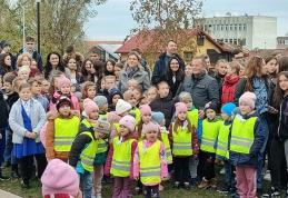 „Rugăciune pentru PACE” activitate desfășurată de elevii și preșcolarii mai multor unități școlare din Dorohoi - FOTO