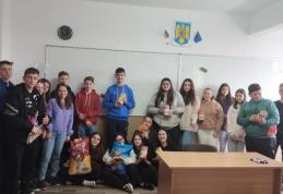 Acțiune de voluntariat desfășurată de către elevii Liceului „Regina Maria” Dorohoi - FOTO