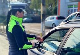 Polițiștii au avut o surpriză când au oprit un șofer care conducea cu viteză excesivă. Acum are și dosar penal