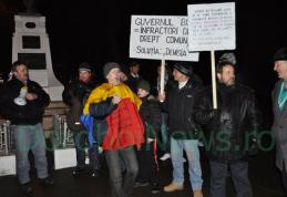Dorohoi (VIDEO/FOTO): Protestatarii nu şi-au luat astăzi liber de la a manifesta împotriva puterii