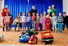 Peste 100 de de copii de la Grădinița „Ștefan cel Mare și Sfânt” Dorohoi s-au întâlnit cu pompierii - FOTO