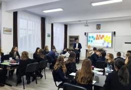 Activitate de cerc pedagogic al profesorilor de religie din zona Dorohoi - FOTO
