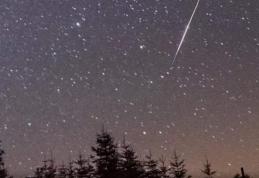 Ploaie de stele pe cerul României, începând de luni seară. Nopțile în care se vor vedea peste 1.000 de meteori colorați pe oră