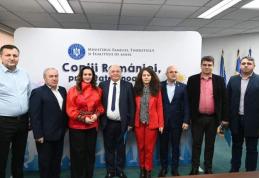 Încă cinci localități din județul Botoșani au semnat contractele pentru realizarea de centre de zi destinate copiilor din familii vulnerabile - FOTO