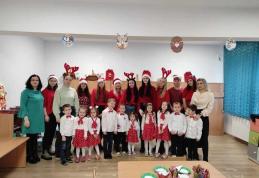 „Uite, vine Moș Crăciun!” la Grădinița cu Program Prelungit Nr. 8 Dorohoi și la elevii liceului Regina Maria