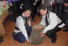 Poezie şi istorie în ianuarie, la Şcoala MIHAIL SADOVEANU din Dumbrăviţa