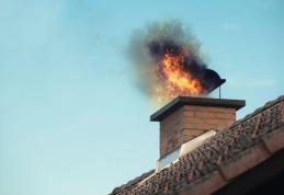 Curățați coșurile de fum! Încă o casă în pericol din cauza unui incendiu izbucnit în jurul coșului de fum