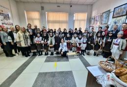 IȘJ Botoșani gazda a peste 1400 de copii care au transmis bucuria Crăciunului - FOTO