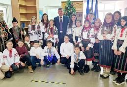 Tradiția colindelor a început în comuna Ibănești - FOTO