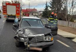 Trei persoane au ajuns la spital în urma unui accident produs pe raza localității Cotu - FOTO