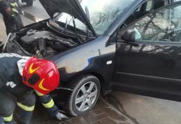 O tânără de 18 ani a avut nevoie de îngrijiri medicale după ce mașina pe care o conducea a fost implicată într-un accident